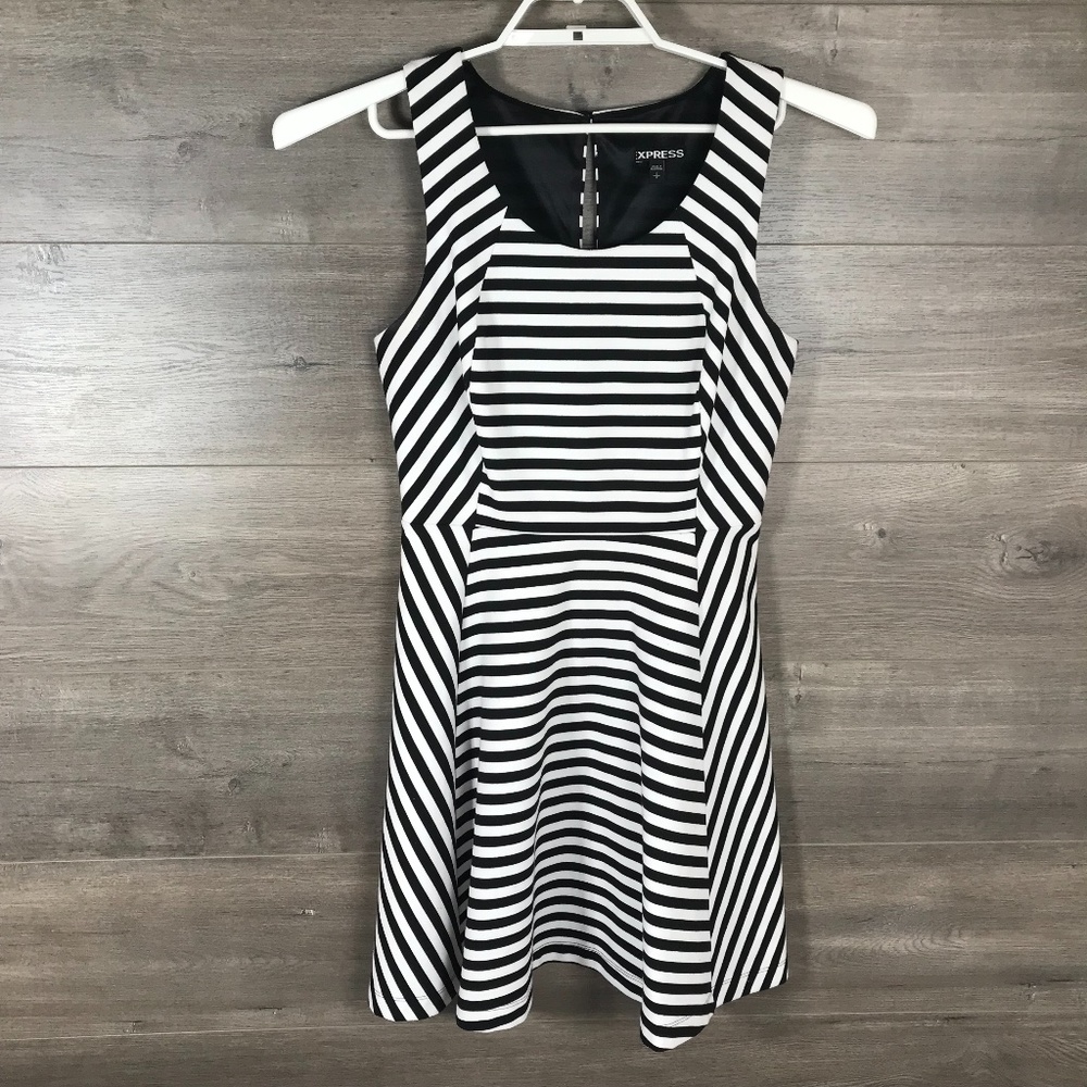 3/$25🛍️ Express Women’s Sleeveless Knit Fit & Flare Dress